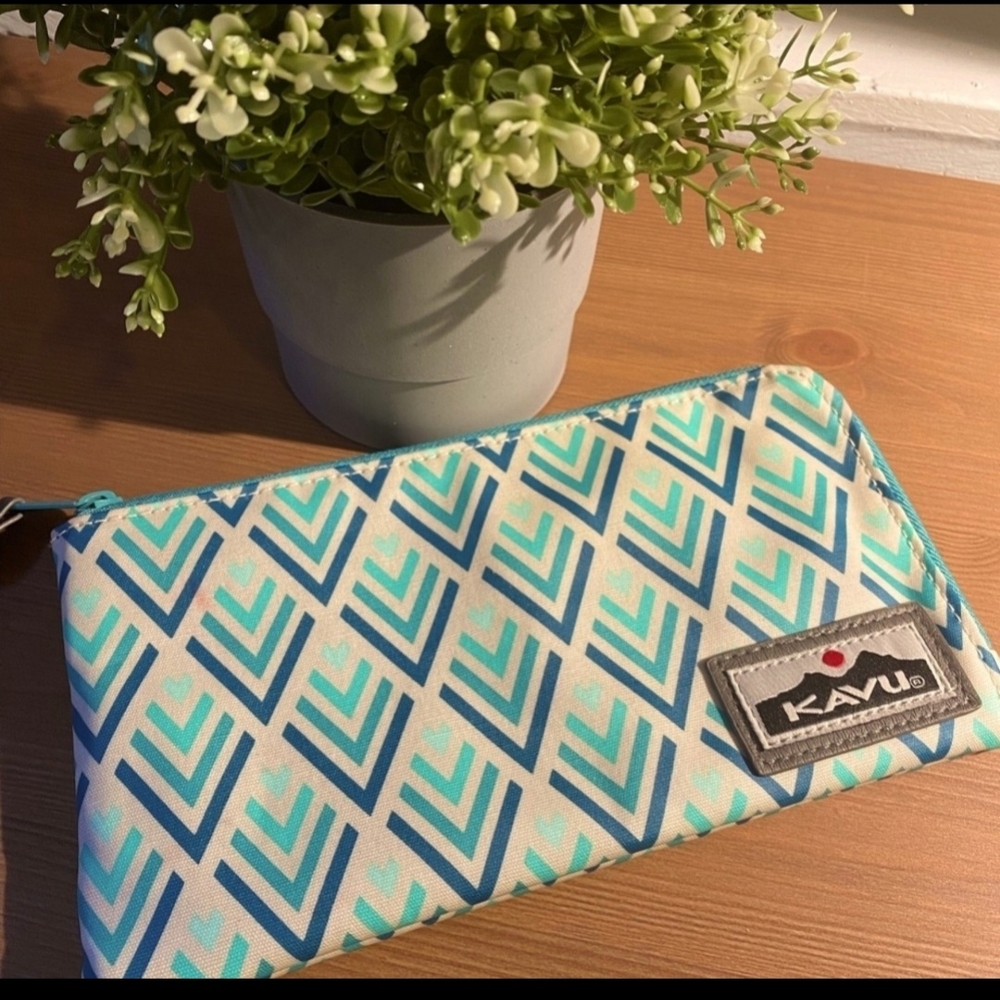 Kavu Blue and White Patterned Wallet